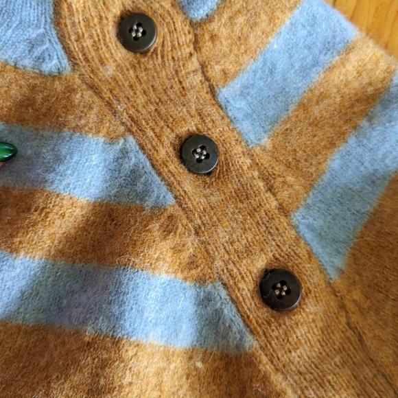 Very Soft Classic Sweater - Picture 5 of 8